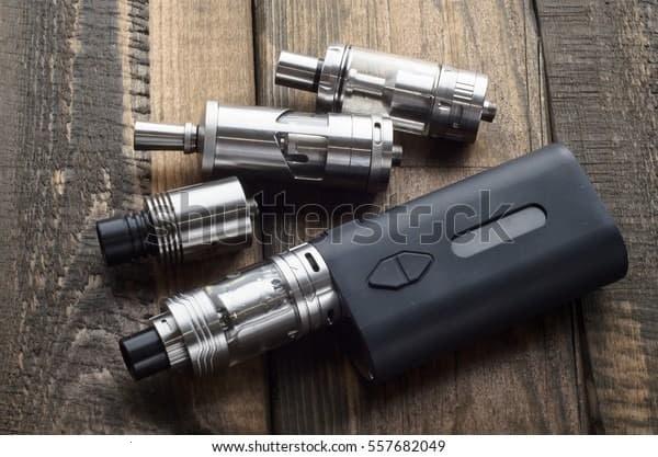 Kompletní průvodce elektronická cigareta příchutě 2025 jak vybrat chutě a míchací tipy pro skvělé vapování