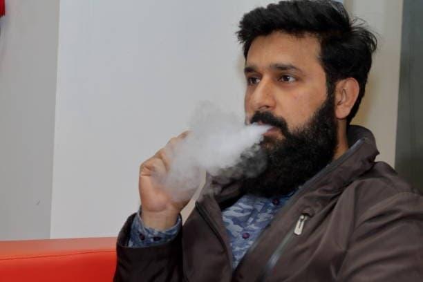 elektronická cigareta na pracovišti, zákony, rizika a doporučení pro zaměstnavatele i zaměstnance