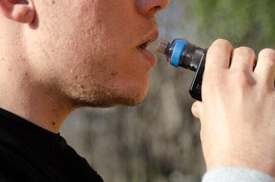 jednorázová elektronická cigareta alien recenze 2025 srovnání chutí a výdrže baterie