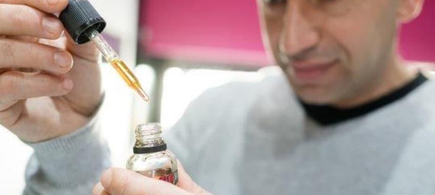 je elektronická cigareta škodlivá aneb kompletní průvodce riziky, mýty a závěry vědeckých studií