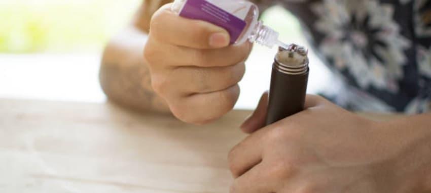 ako spravne fajcit elektronicku cigaretu prakticky pruvodce s bezpecnymi tipy pro zacatecniky a casto kladene otazky