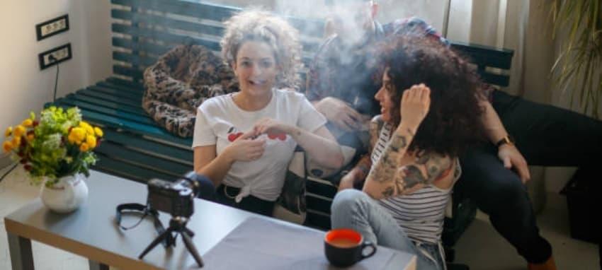 Rodiče vysvětlují proč elektronické cigarety jákají teneagery a co dělat