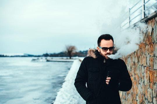 Objevte nejlepší příchutě elektronických cigaret, trendy chutí, tipy pro výběr a bezpečné použití