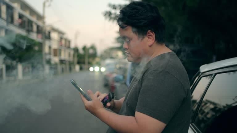 Praktický průvodce jak kouřit elektronickou cigaretu bezpečně a efektivně