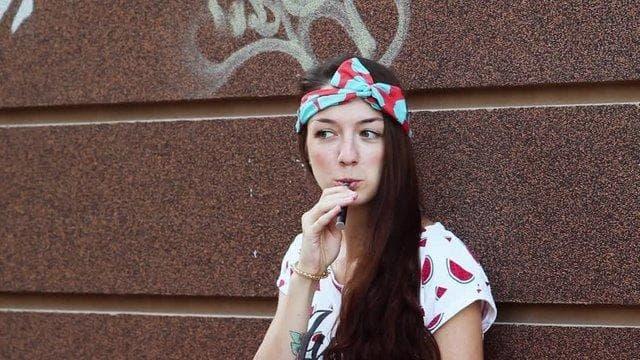 Je škodlivá elektronická cigareta? Nejnovější studie, skrytá rizika a praktické rady pro uživatele