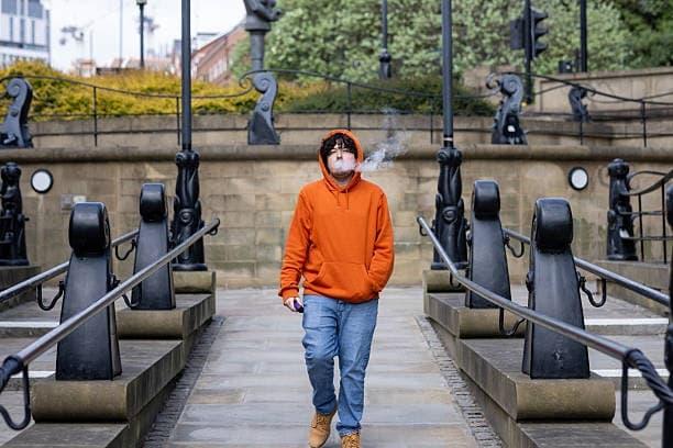 Průvodce jak celní správa elektronické cigarety ovlivní dovoz a prodej v ČR 2025